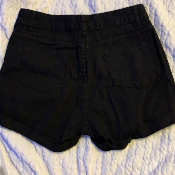 Black high waisted shorts - Picture 3 of 4